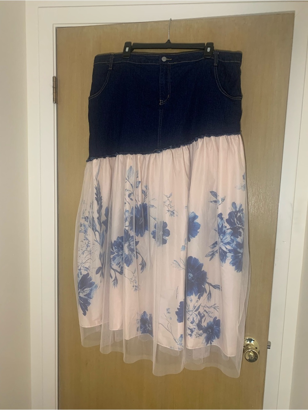 EXCITING PLUS SIZE 3X Denim-Top Off White Floral Midi Skirt with Blue Print